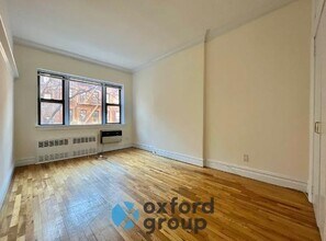 Building Photo - 330 E 84th St