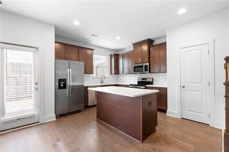 Building Photo - 6256 Hillandale Dr