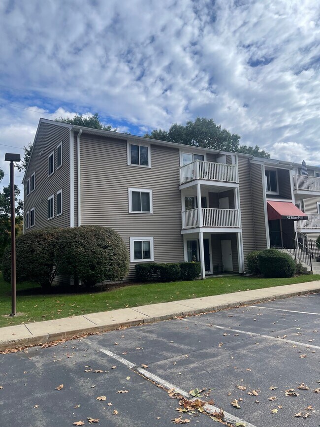 42 Silver Hill Ln Unit 12, Natick, MA 01760 Condo for Rent in Natick