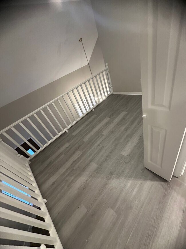 Foto del edificio - Available Now!