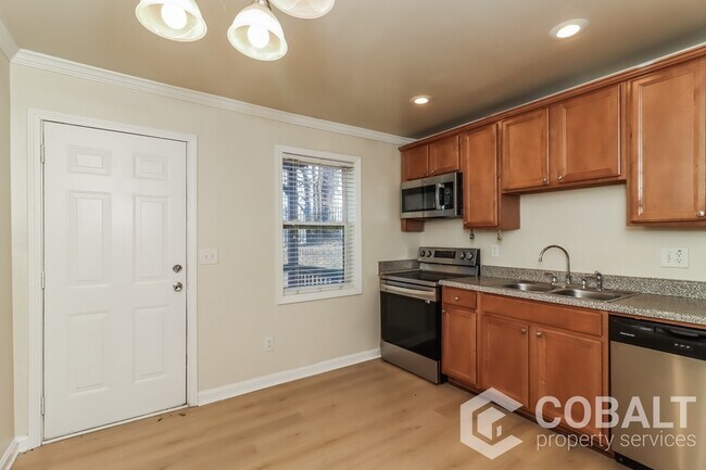 Foto del edificio - 2145 Bolton Rd NW