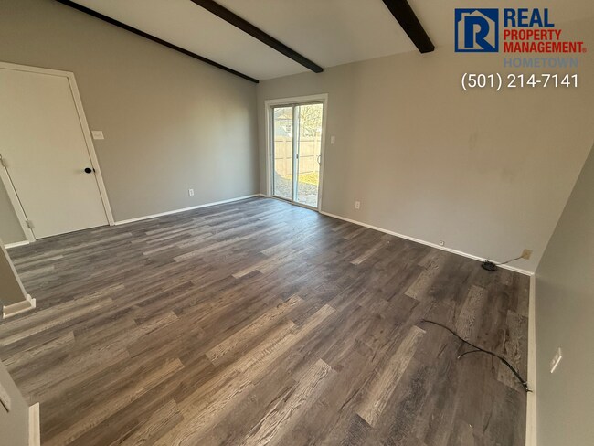 Foto del edificio - 37 Meadowlark Dr