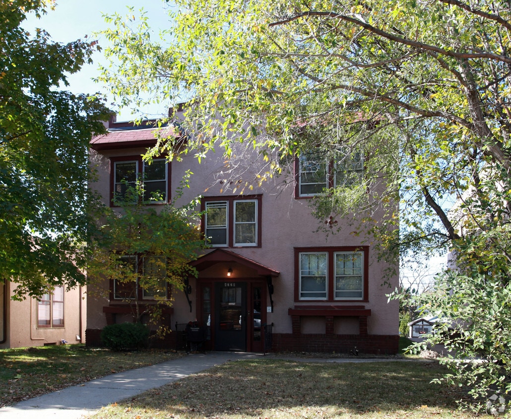 Primary Photo - 4228 Cedar Ave S