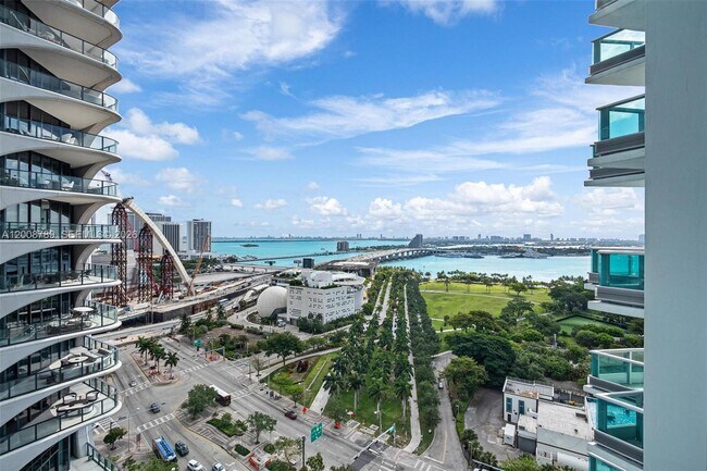 Foto del edificio - 900 Biscayne Blvd