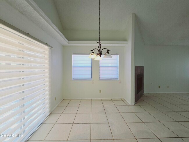 Foto del edificio - 732 Merriman Dr