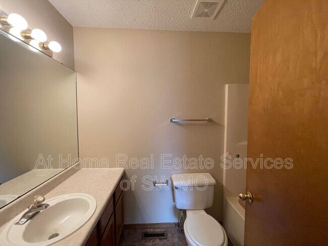 Foto del edificio - 1202 West St