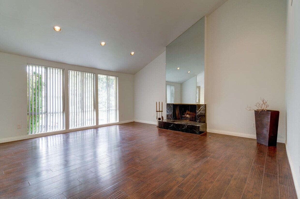 5010 Balfour Ln, Woodland Hills, CA 91364 House Rental in Woodland