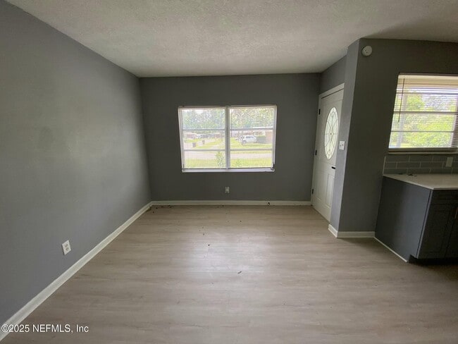 Building Photo - 6539 Thurgood Cir E