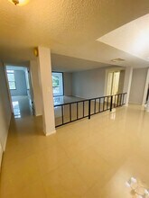 Building Photo - 3760 Inverrary Dr