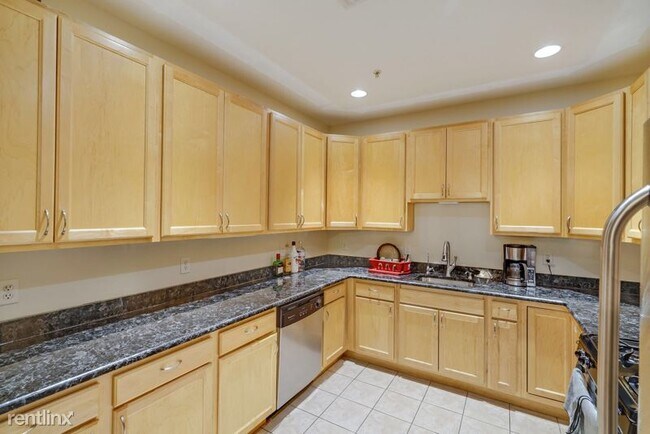 Foto del edificio - 349 W Grand St