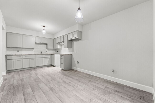 Building Photo - 9026 Kempwood Dr