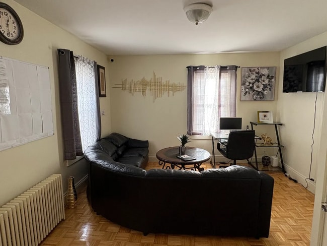 Photo - 483 Dexter St House