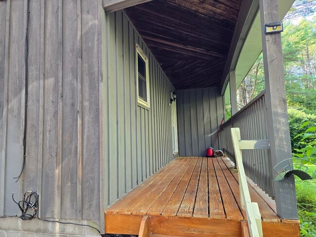 Front porch - 508 Rock Ave