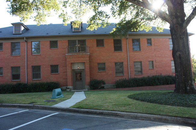 Building Photo - Yorkshire Apartments