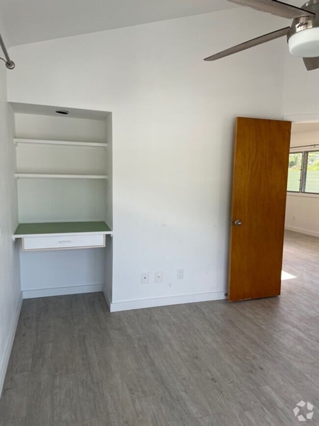 Building Photo - 673 Lawelawe St