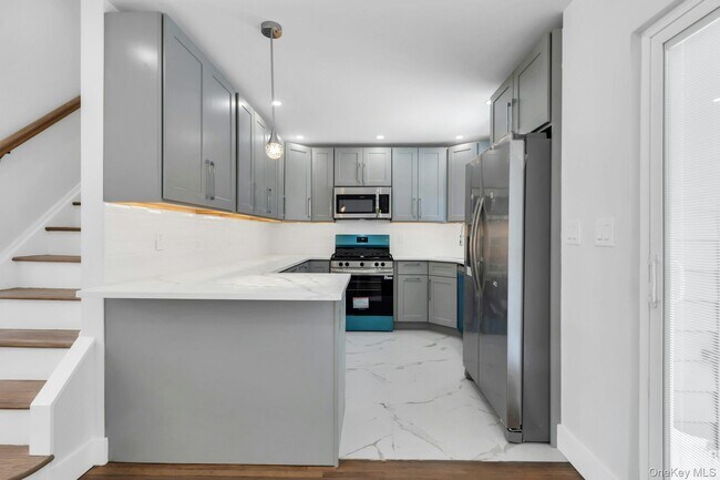 Building Photo - 11 Barbara Dr