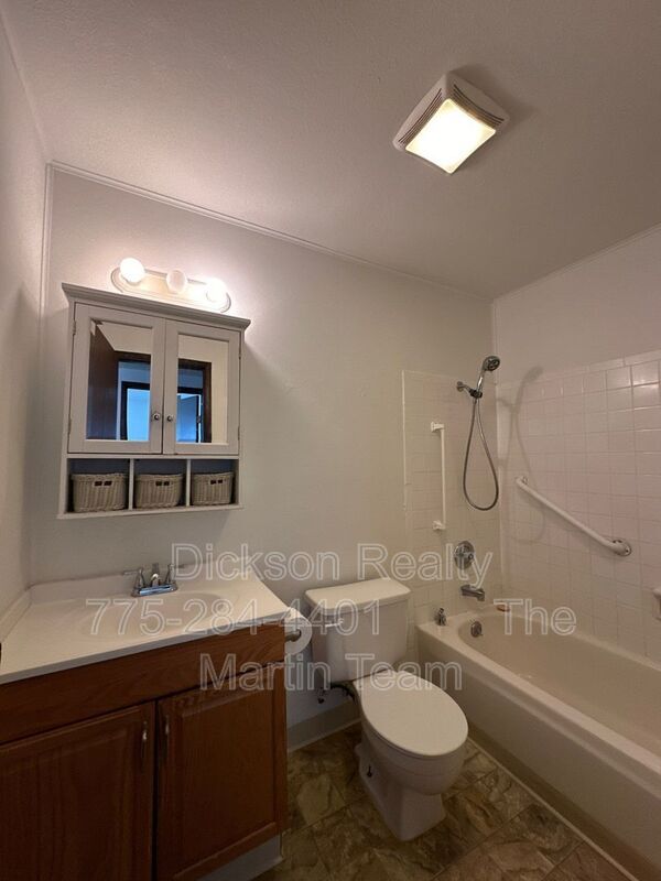 Foto del edificio - 1005 Baywood Dr