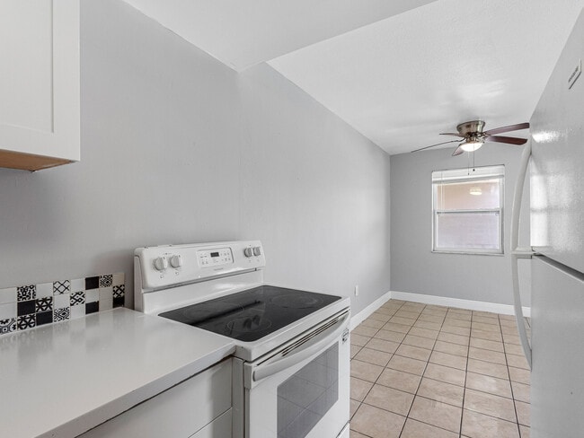 Building Photo - 311 Avanda Ct