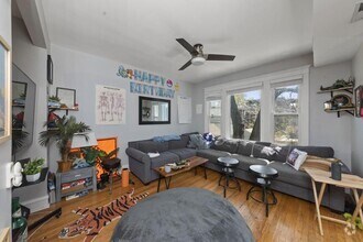Building Photo - 1545 W Addison St