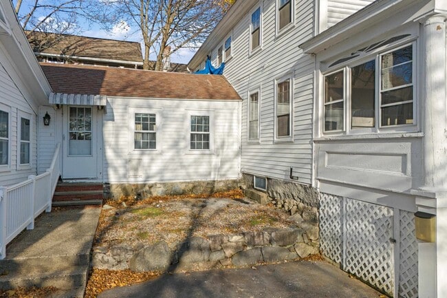 Building Photo - 80 Lafayette Rd