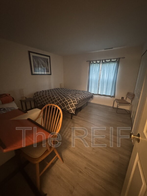 Foto del edificio - 15240 Silver Pkwy