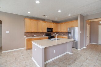 Building Photo - 6126 Menor Crest Dr