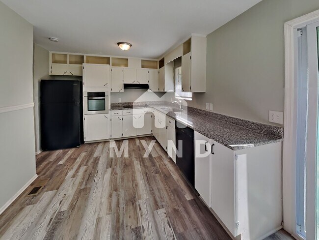 Foto del edificio - 2721 Emerald Ave