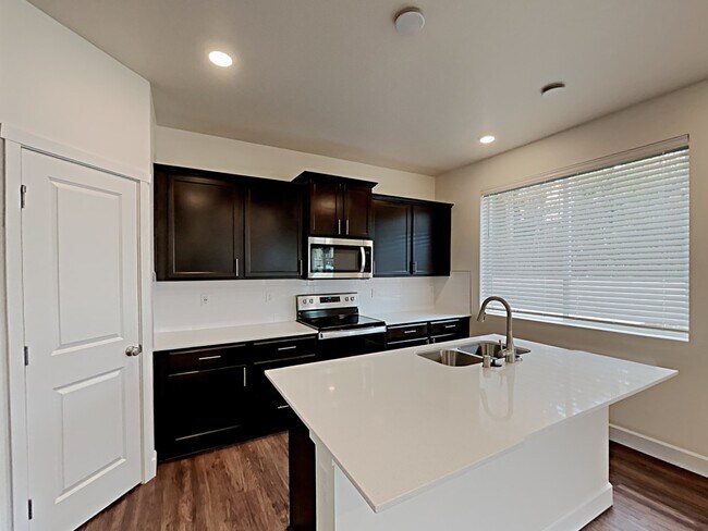 Foto del edificio - 7611 Verona Loop SW