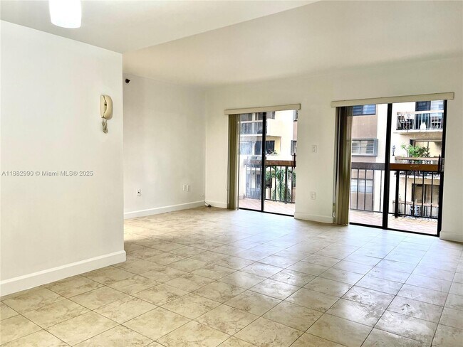 Foto del edificio - 5249 NW 7th St