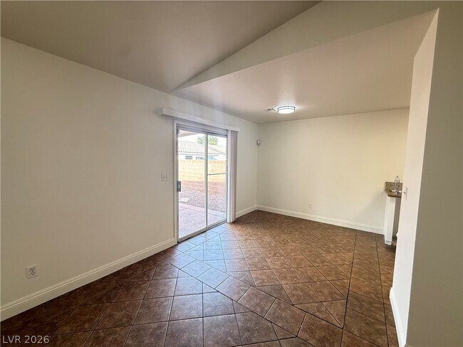 Foto del edificio - 3130 Meadow Flower Ave