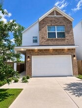Building Photo - 303 Queen Sude Ln