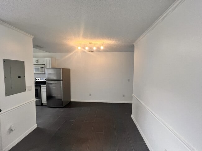 Building Photo - 6740 Magnolia Pointe Cir