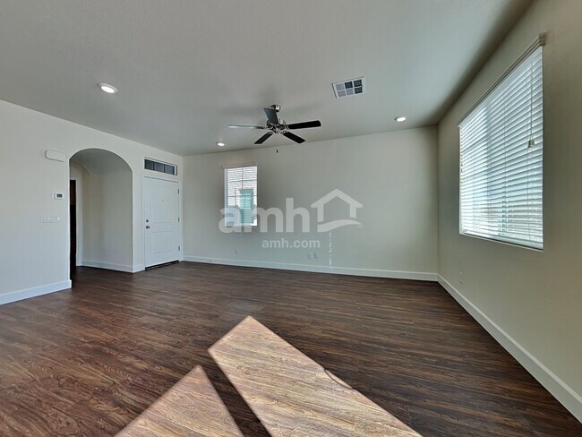 Building Photo - 1809 Viaggio Avenue
