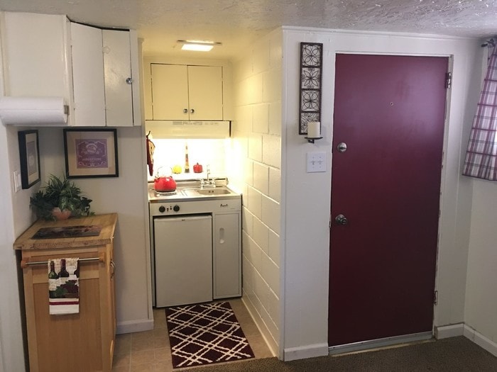 1517 N Roop St Unit B, Carson City, NV 89706 Room for Rent in Carson