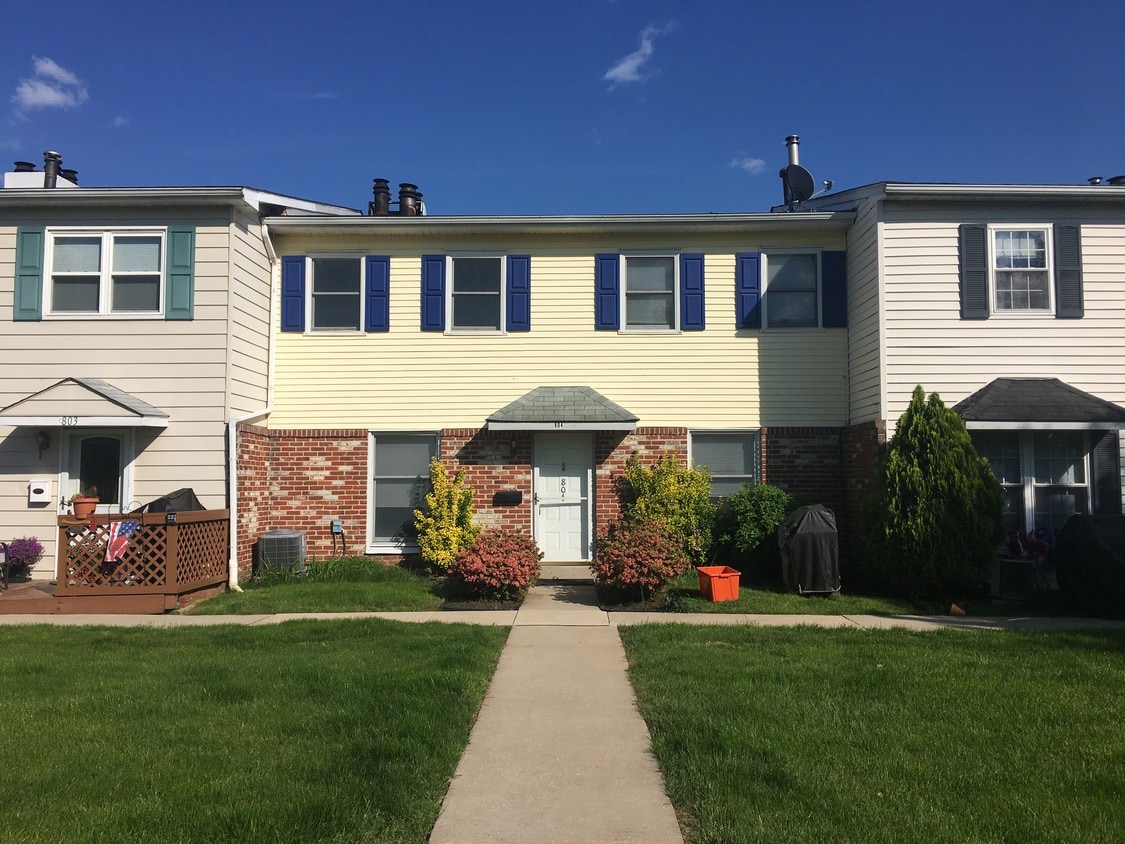 804 Whitpain Hills, Blue Bell, PA 19422 Townhome Rentals in Blue Bell