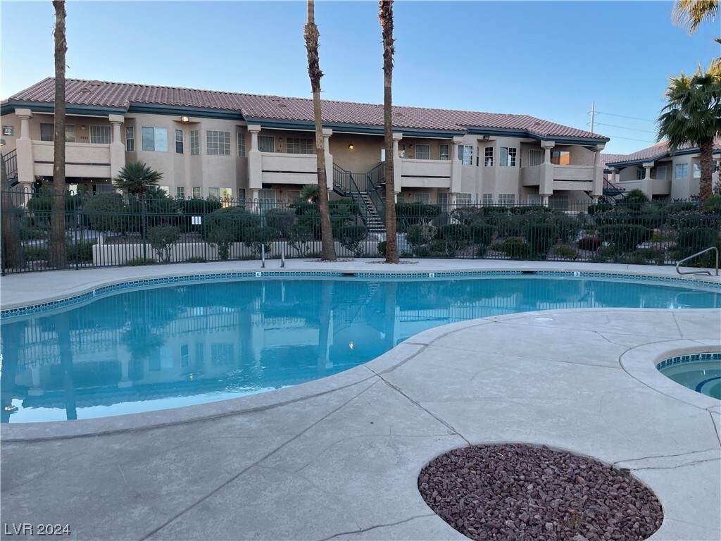 Foto principal - 8410 Eldora Ave