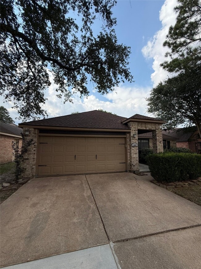 Foto del edificio - 1042 Cascade Creek Dr