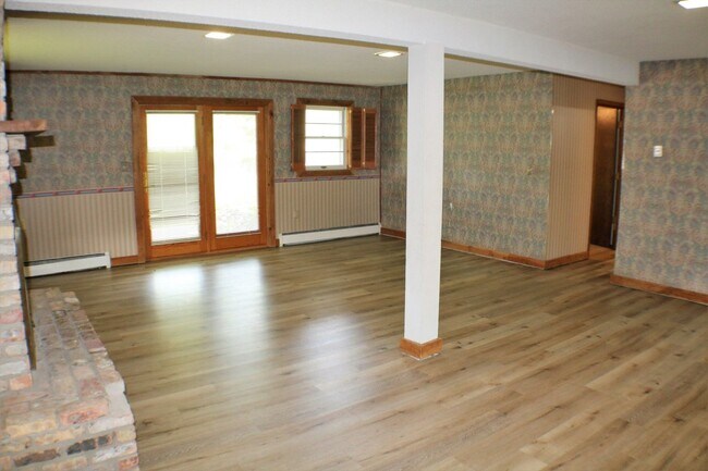 Foto del edificio - $2,200 | 4 Bedroom, 2 Bathroom Multi Floor House | No Pets | Available for August 1st, 2026 Move In!