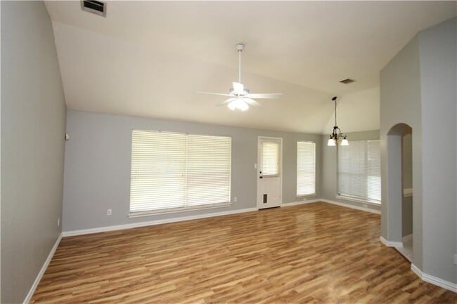 Foto del edificio - 613 Runners Ridge