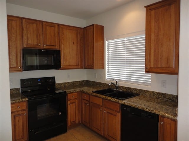 Building Photo - 4647 E Laurel Ave