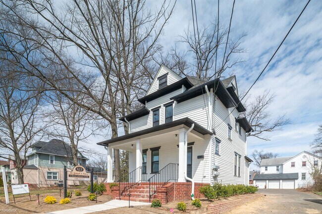 Foto del edificio - 2 br, 1 bath Duplex - 615 White Horse Pike 3