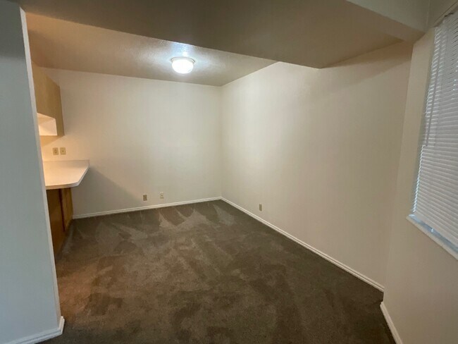 Foto del edificio - 1227 Riverside Ave