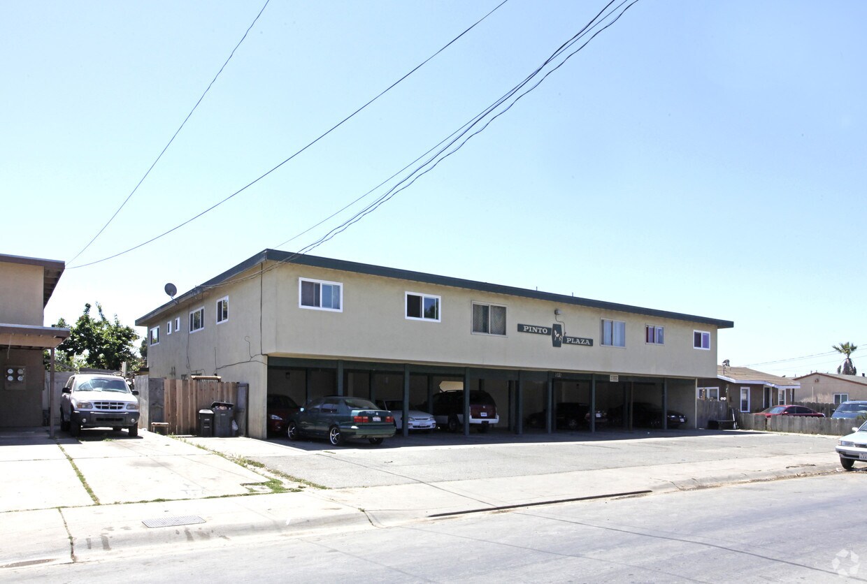 Primary Photo - Pinto Plaza