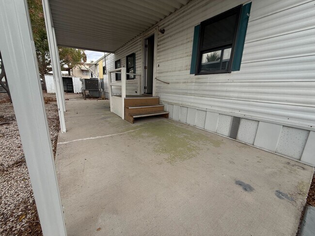 Foto del edificio - 3601 E Wyoming Ave