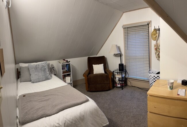 Building Photo - 1923 Clay St