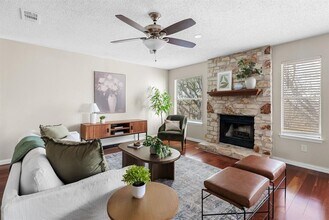 Building Photo - 8303 Wexford Dr