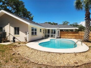Building Photo - 2494 Del Rio Way