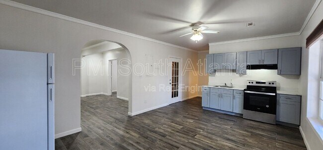 Foto del edificio - 755 Castlebrooke Way SE