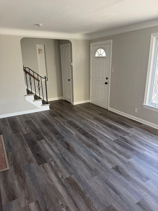 Building Photo - Updated 3-Bedroom Home in Lyndhurst Schools | Yard + Garage