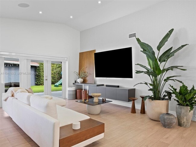 Foto del edificio - 7753 NW 189th St